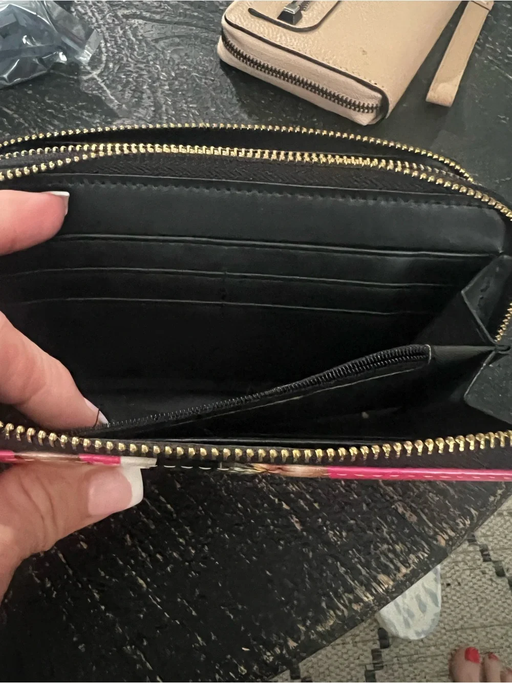 Women’s Patent Pink Zip Wallet